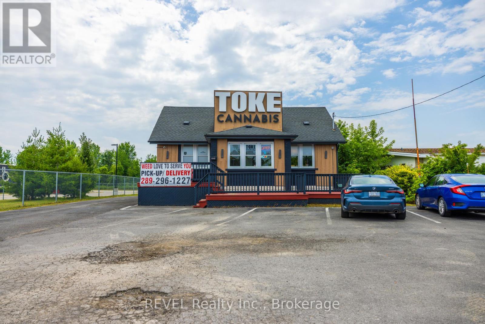 8568 Lundys Lane, Niagara Falls, Ontario  L2H 1H4 - Photo 3 - X12461086