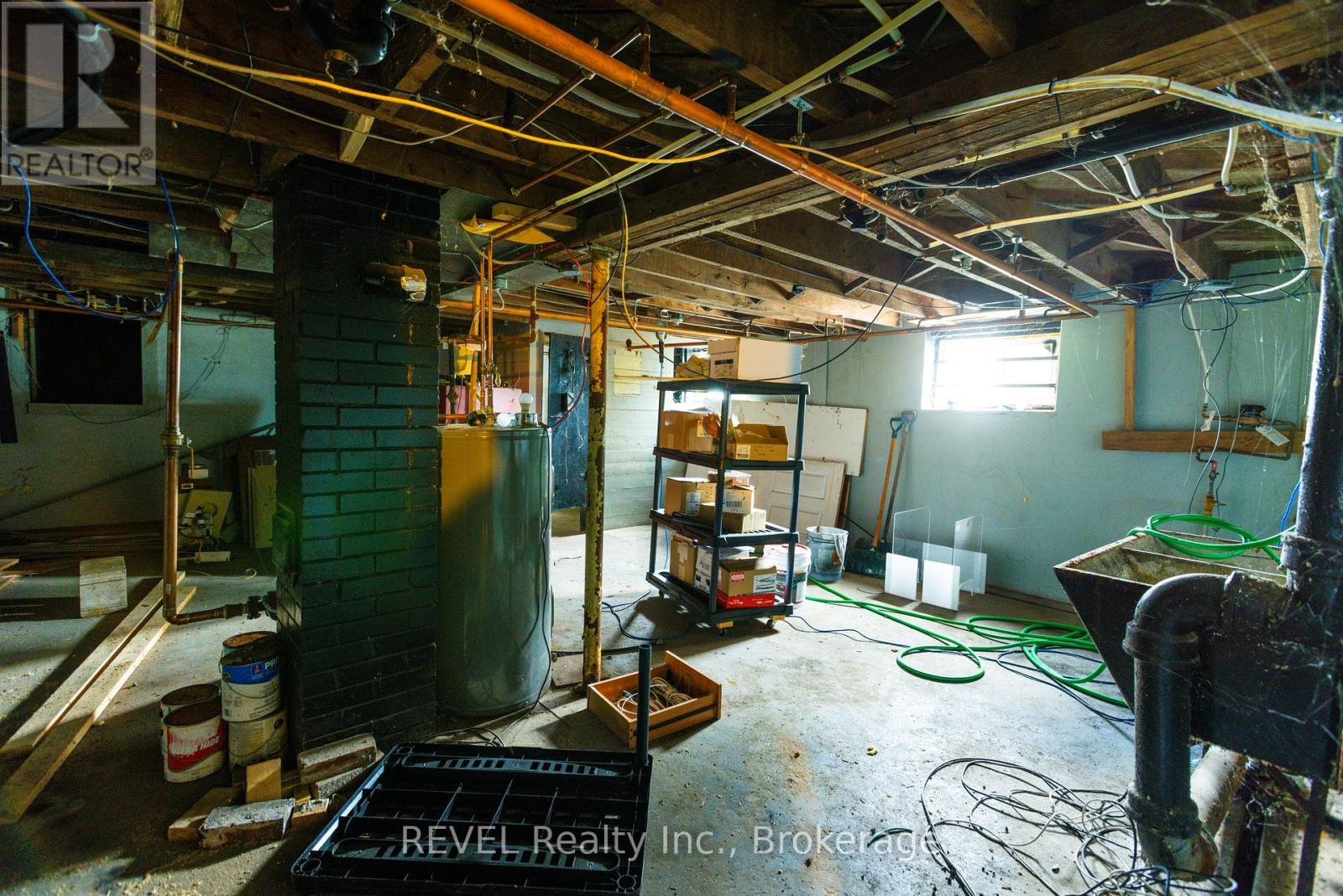 8568 Lundys Lane, Niagara Falls, Ontario  L2H 1H4 - Photo 9 - X12461086