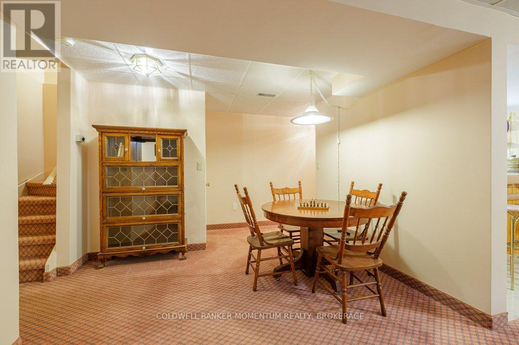 43 Silvercrest Court, Thorold, Ontario  L2V 5B4 - Photo 33 - X12461140