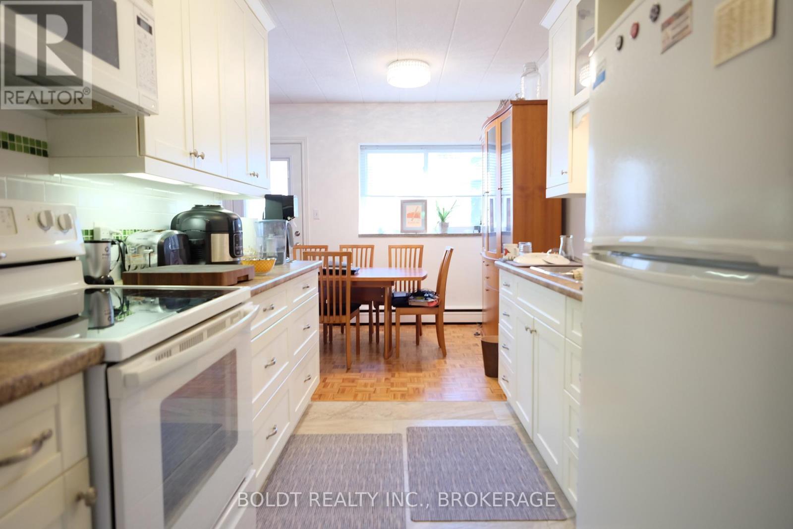 201 - 14 Norris Place, St. Catharines, Ontario  L2R 2W8 - Photo 14 - X12461173