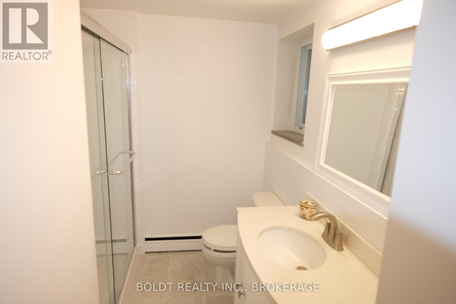 201 - 14 Norris Place, St. Catharines, Ontario  L2R 2W8 - Photo 20 - X12461173