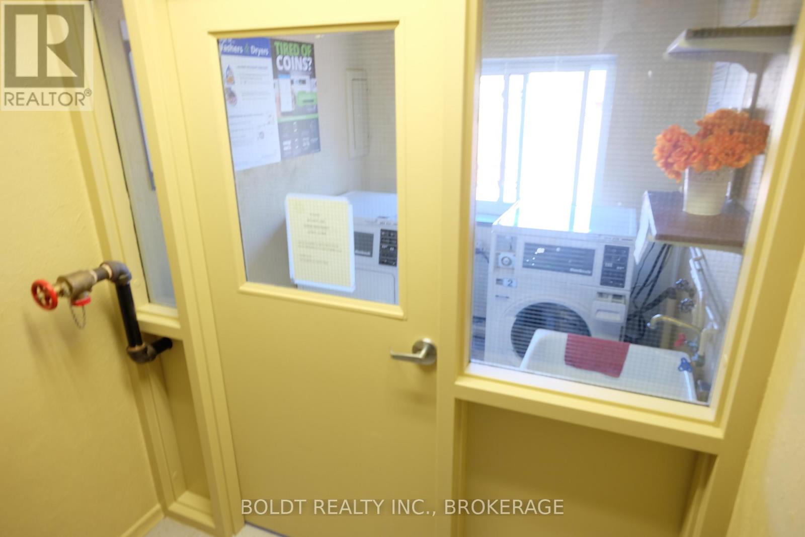 201 - 14 Norris Place, St. Catharines, Ontario  L2R 2W8 - Photo 25 - X12461173