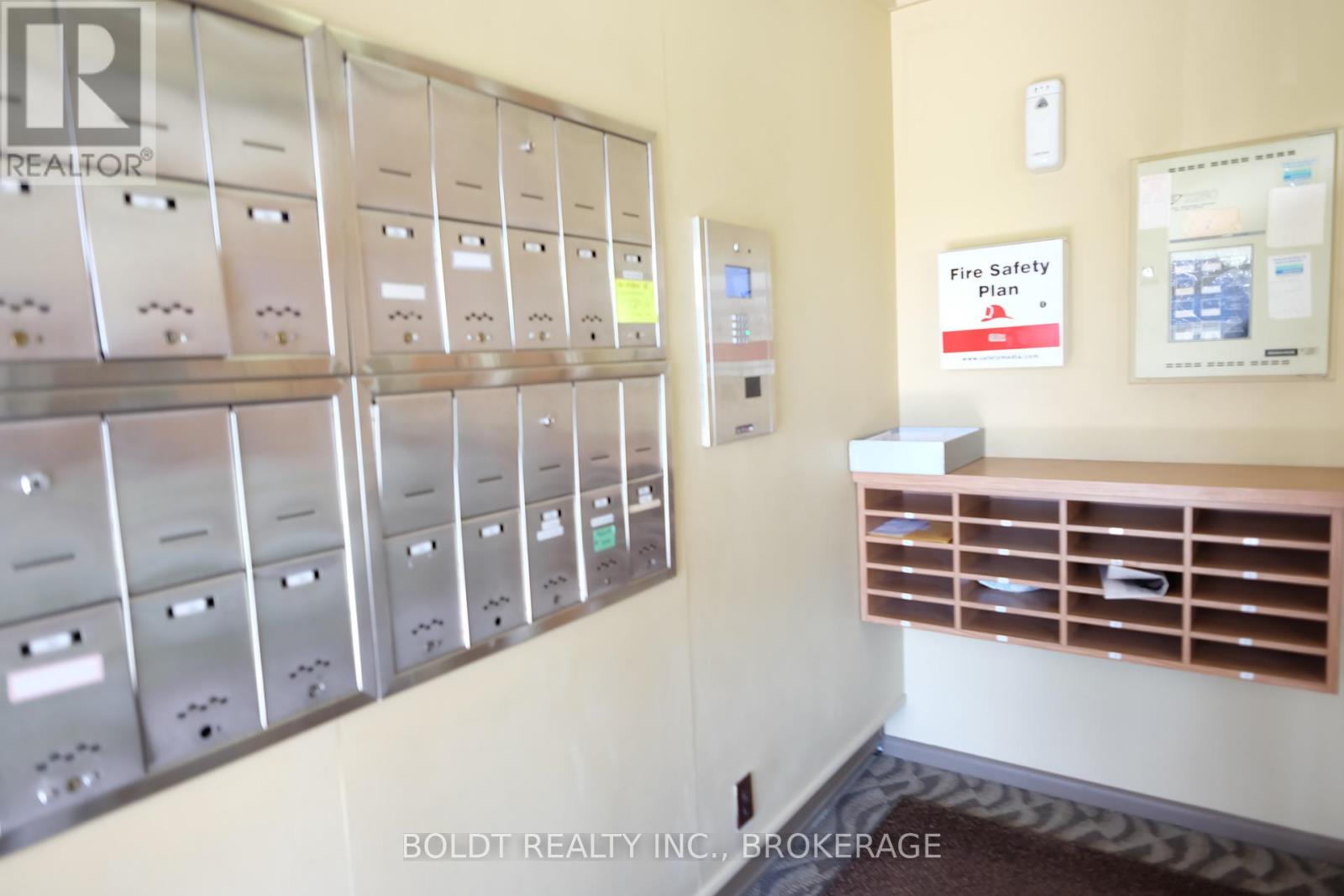 201 - 14 Norris Place, St. Catharines, Ontario  L2R 2W8 - Photo 28 - X12461173