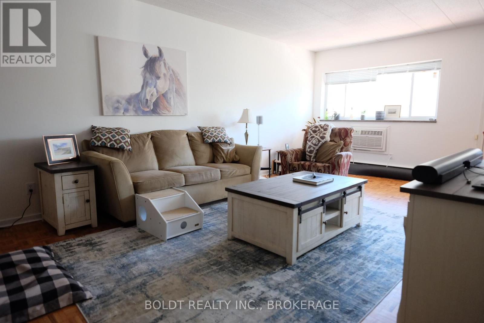 201 - 14 Norris Place, St. Catharines, Ontario  L2R 2W8 - Photo 6 - X12461173