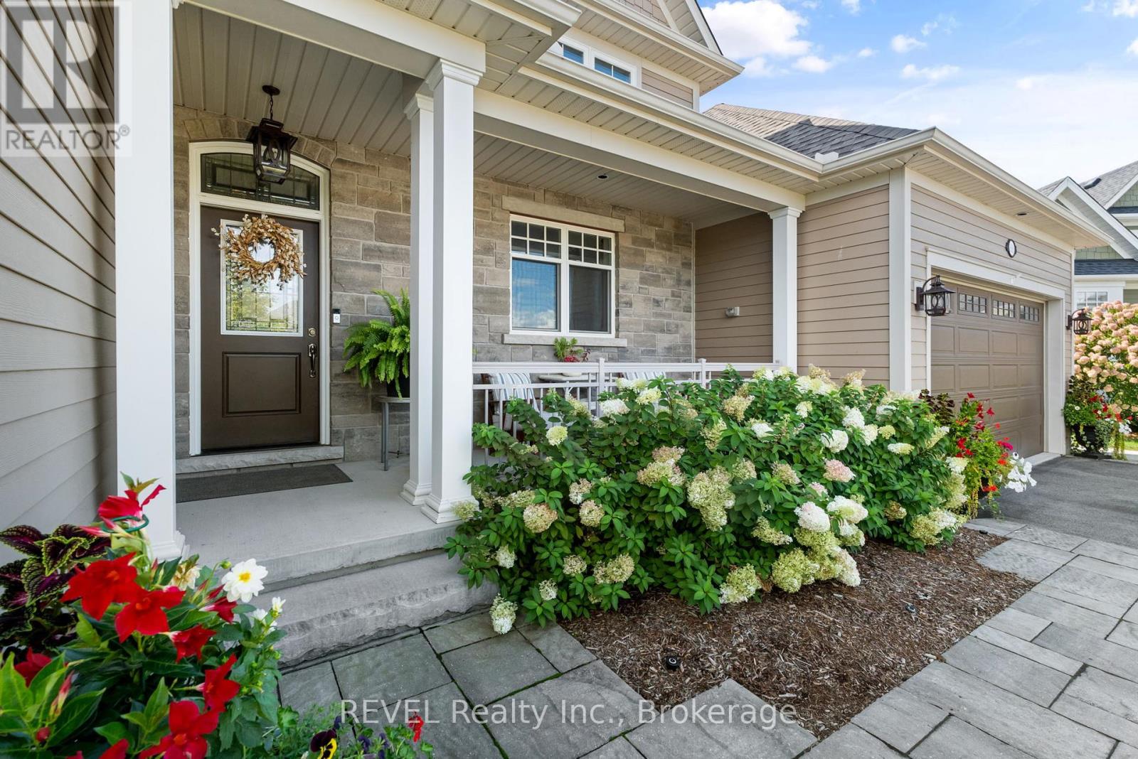 69 Butlers Drive, Fort Erie, Ontario  L0S 1N0 - Photo 3 - X12462223