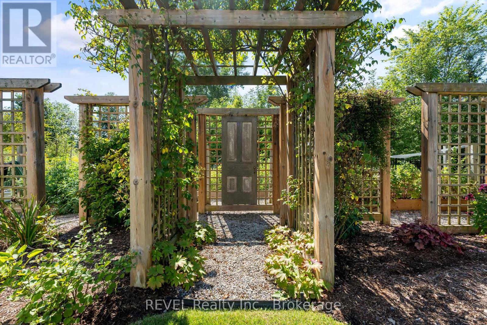 69 Butlers Drive, Fort Erie, Ontario  L0S 1N0 - Photo 43 - X12462223