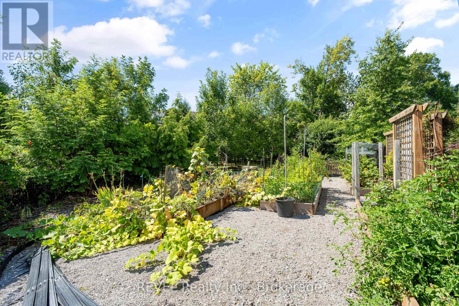 69 Butlers Drive, Fort Erie, Ontario  L0S 1N0 - Photo 44 - X12462223