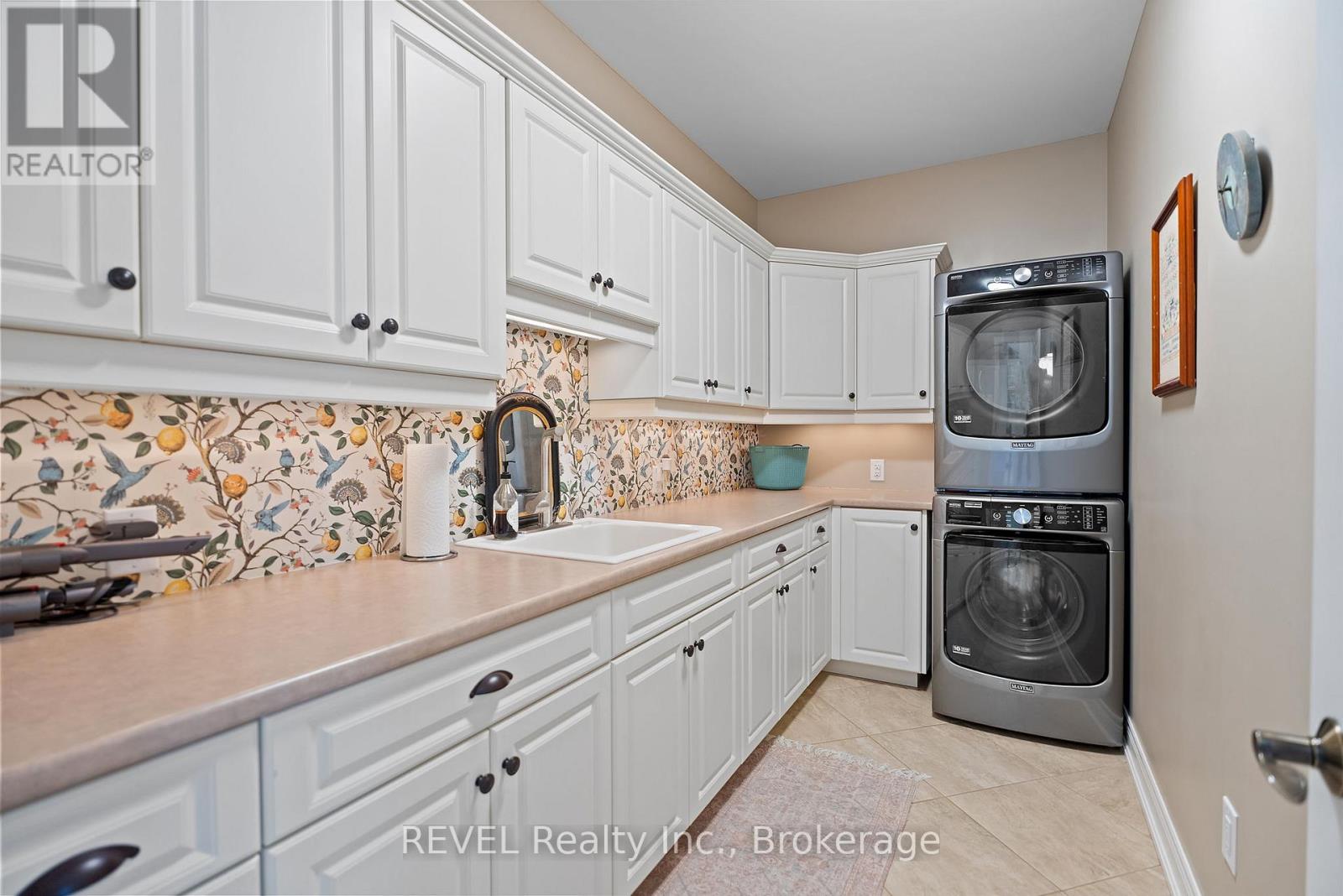 69 Butlers Drive, Fort Erie, Ontario  L0S 1N0 - Photo 7 - X12462223