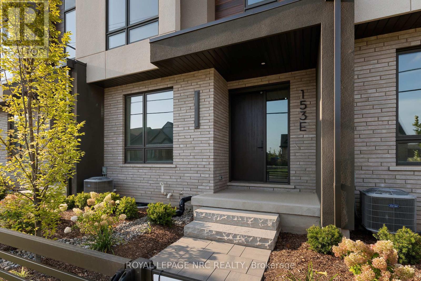 153e Port Robinson Road, Pelham, Ontario  L0S 1E0 - Photo 3 - X12462296