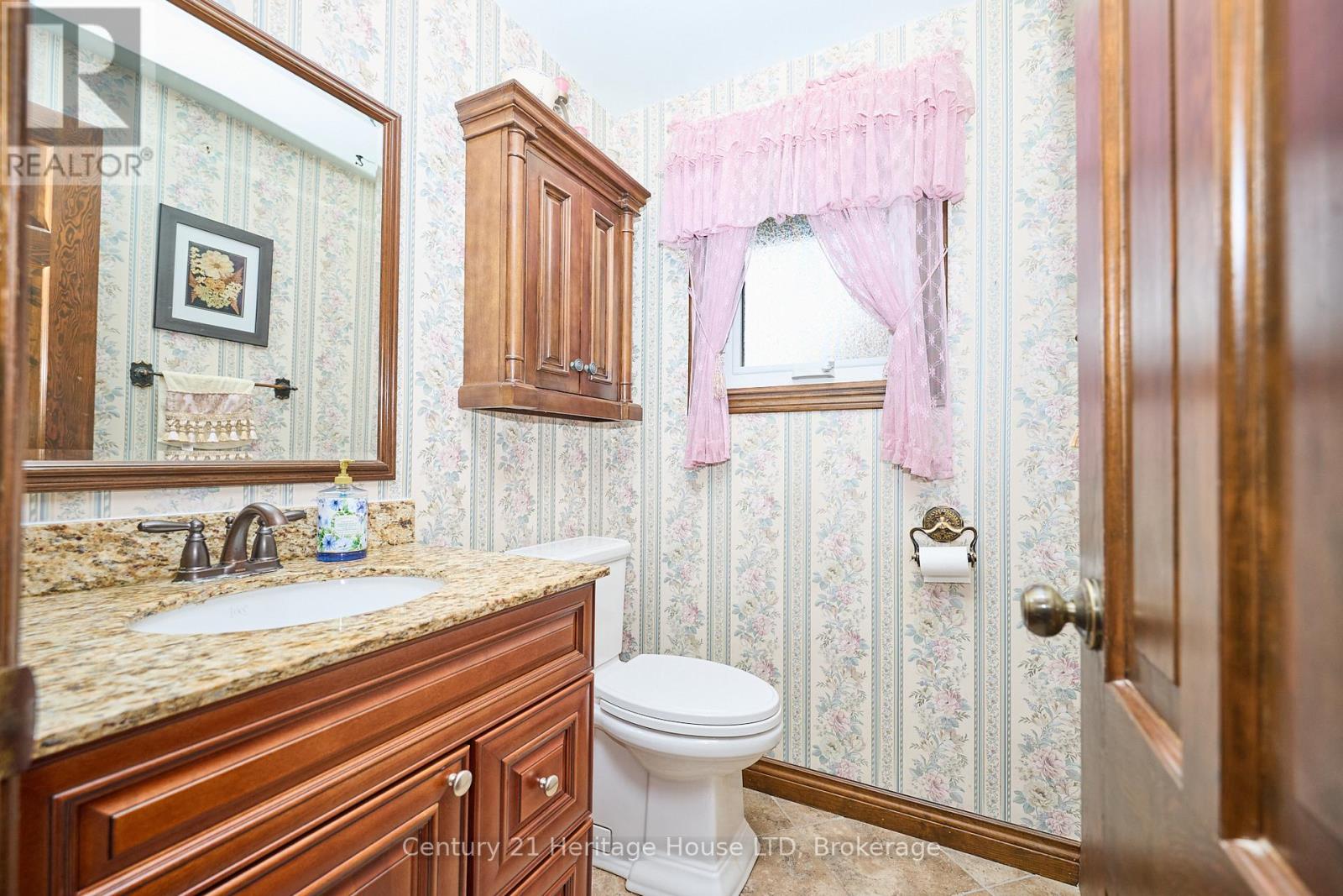 3466 River Trail, Fort Erie, Ontario  L0S 1S0 - Photo 15 - X12462443