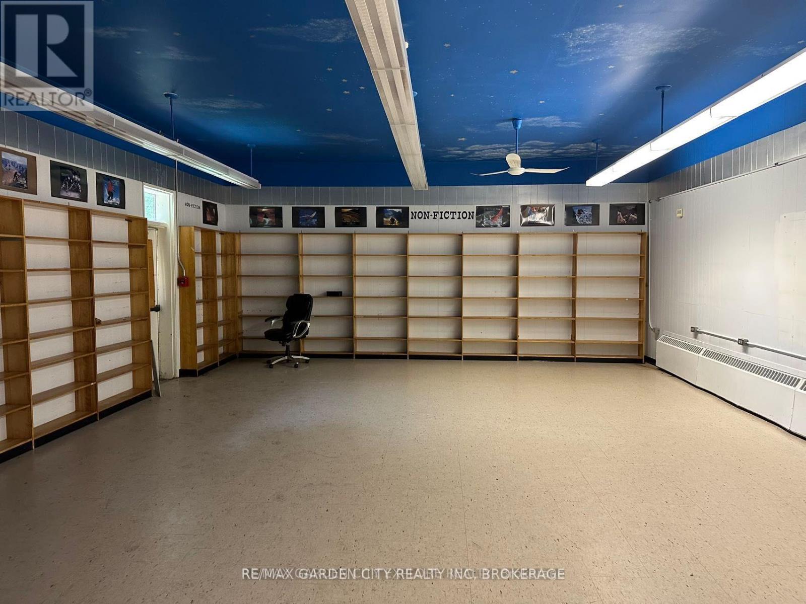 1165 Centre Street, Pelham, Ontario  L0S 1C0 - Photo 3 - X12462485