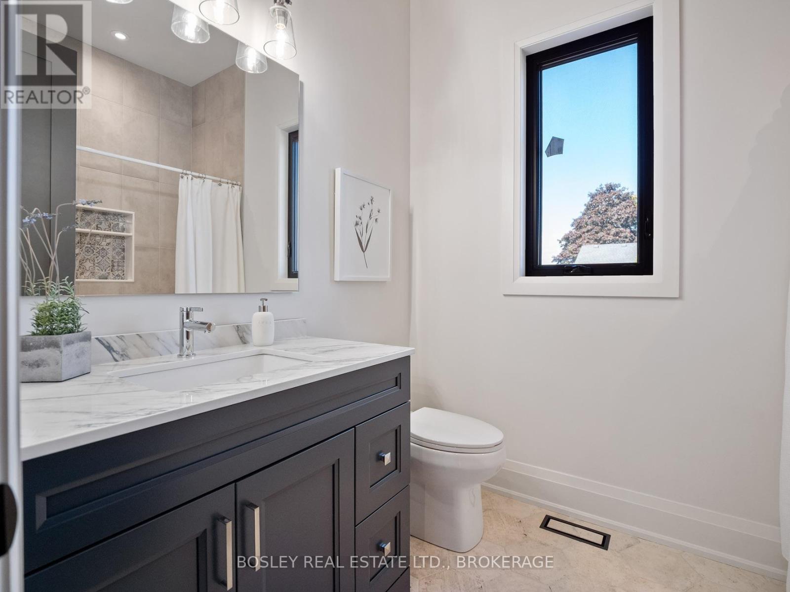 9 Oakley Drive, Niagara-On-The-Lake, Ontario  L0S 1J0 - Photo 21 - X12462862