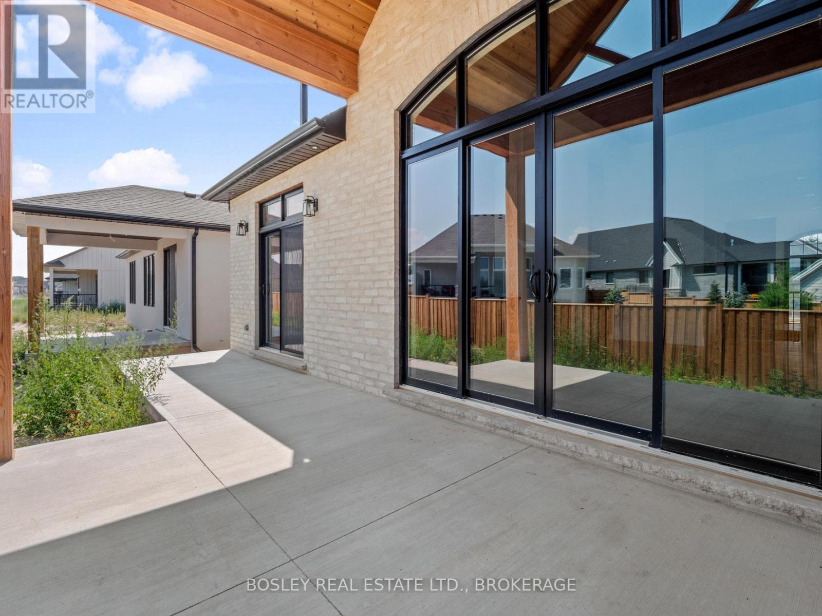 9 Oakley Drive, Niagara-On-The-Lake, Ontario  L0S 1J0 - Photo 23 - X12462862