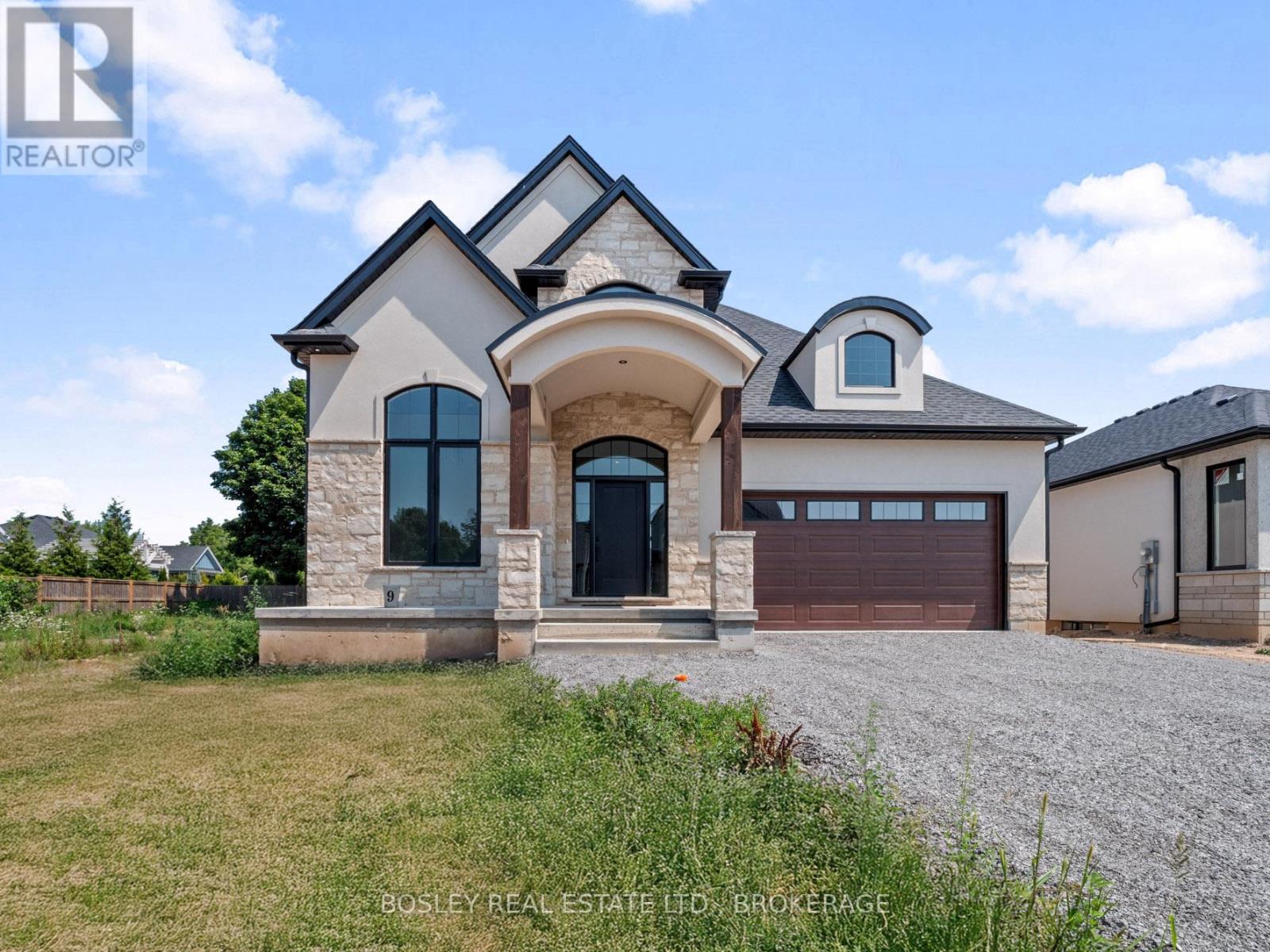 9 Oakley Drive, Niagara-On-The-Lake, Ontario  L0S 1J0 - Photo 5 - X12462862