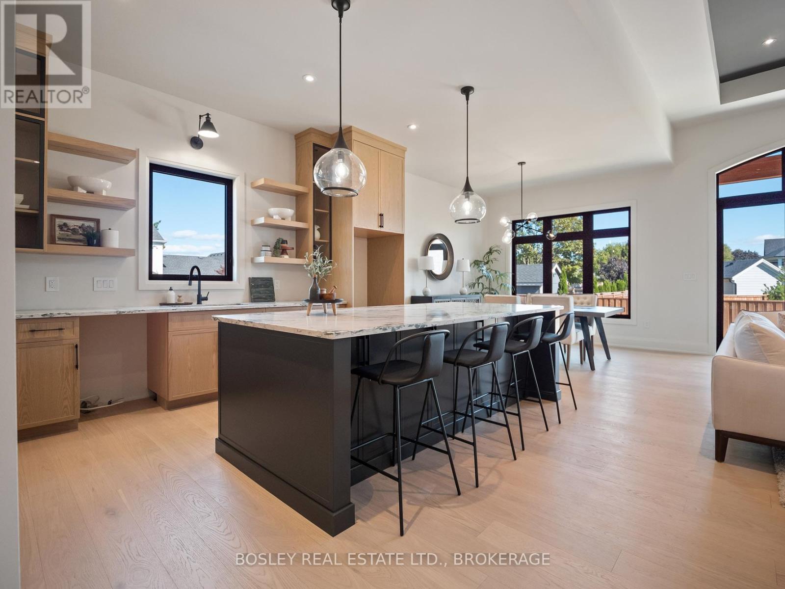 9 Oakley Drive, Niagara-On-The-Lake, Ontario  L0S 1J0 - Photo 8 - X12462862