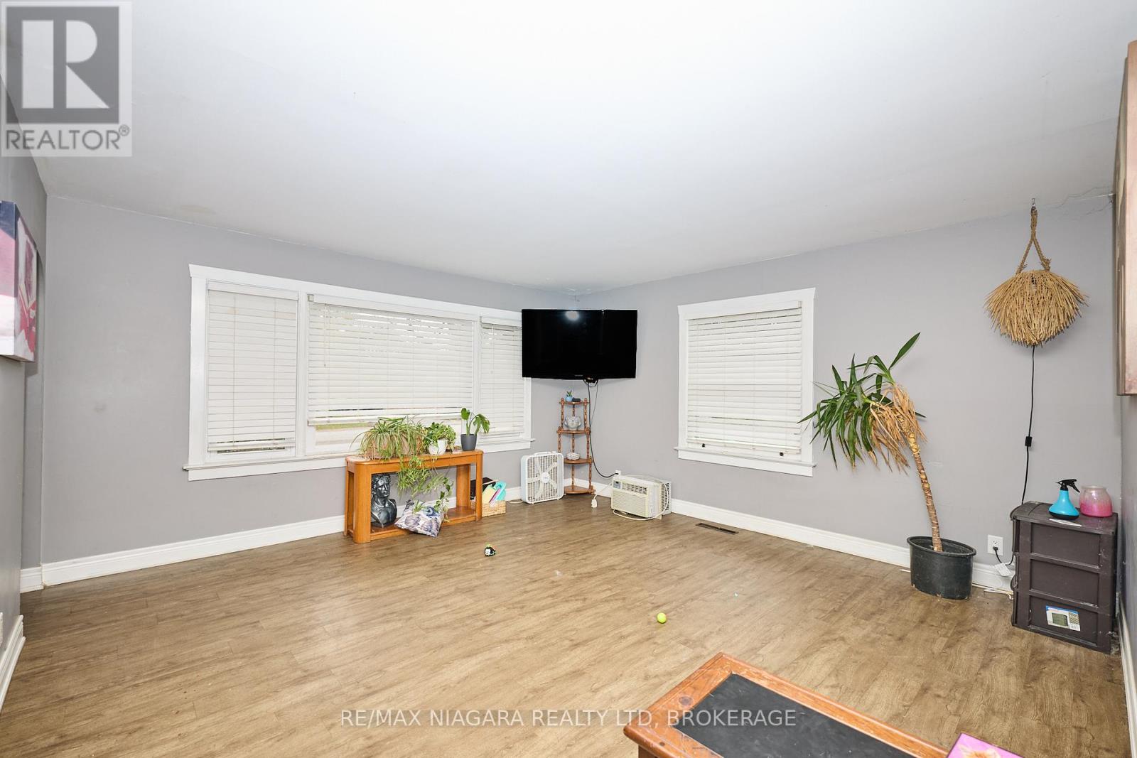 2503 Coral Avenue, Fort Erie, Ontario  L0S 1S0 - Photo 11 - X12463294