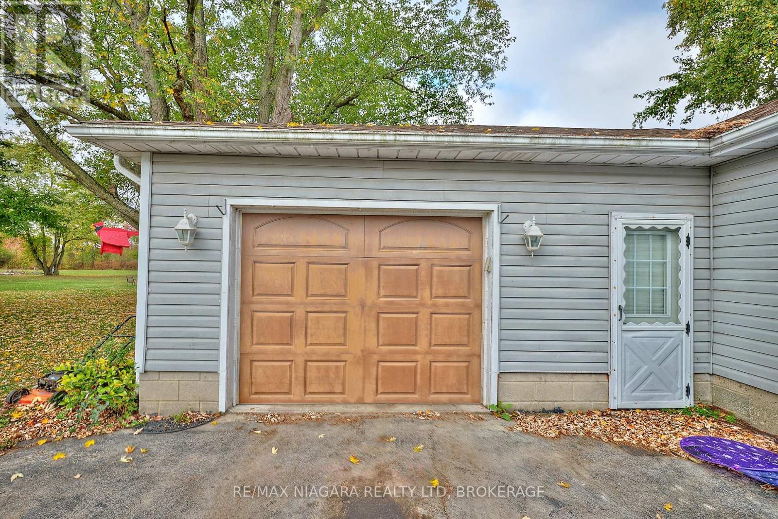 2503 Coral Avenue, Fort Erie, Ontario  L0S 1S0 - Photo 18 - X12463294