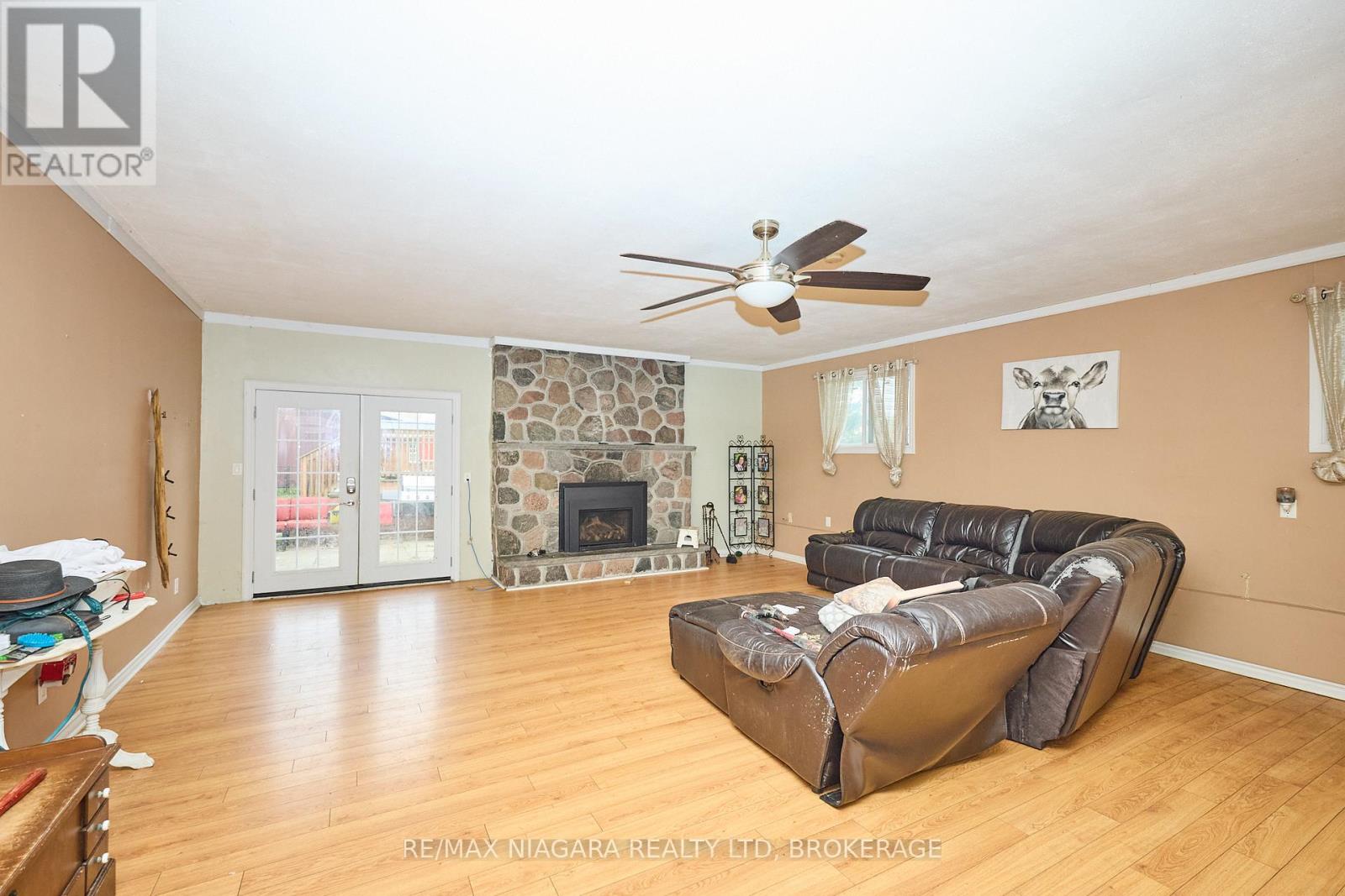 2503 Coral Avenue, Fort Erie, Ontario  L0S 1S0 - Photo 3 - X12463294