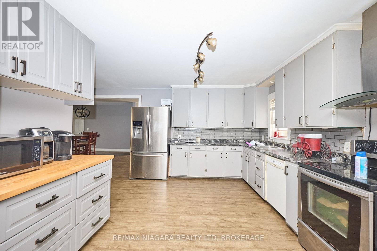 2503 Coral Avenue, Fort Erie, Ontario  L0S 1S0 - Photo 6 - X12463294