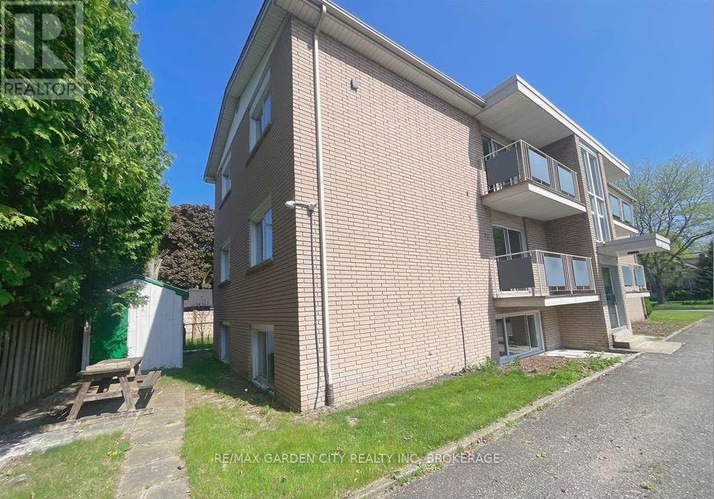 4 - 15 John Street, St. Catharines, Ontario  L2N 4P2 - Photo 2 - X12466303