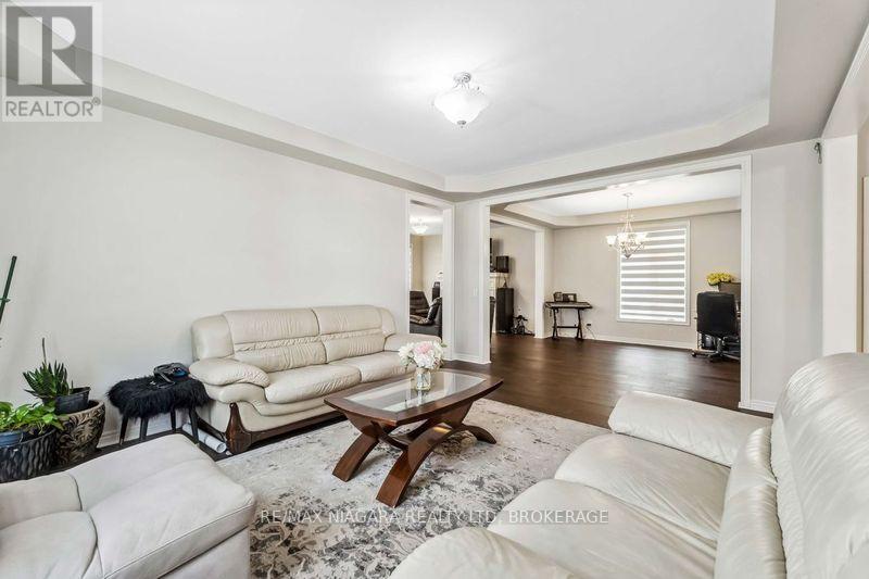 1 Hopkins Street, Thorold, Ontario  L2V 0E6 - Photo 14 - X12466325