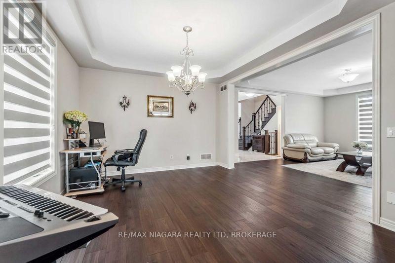 1 Hopkins Street, Thorold, Ontario  L2V 0E6 - Photo 18 - X12466325