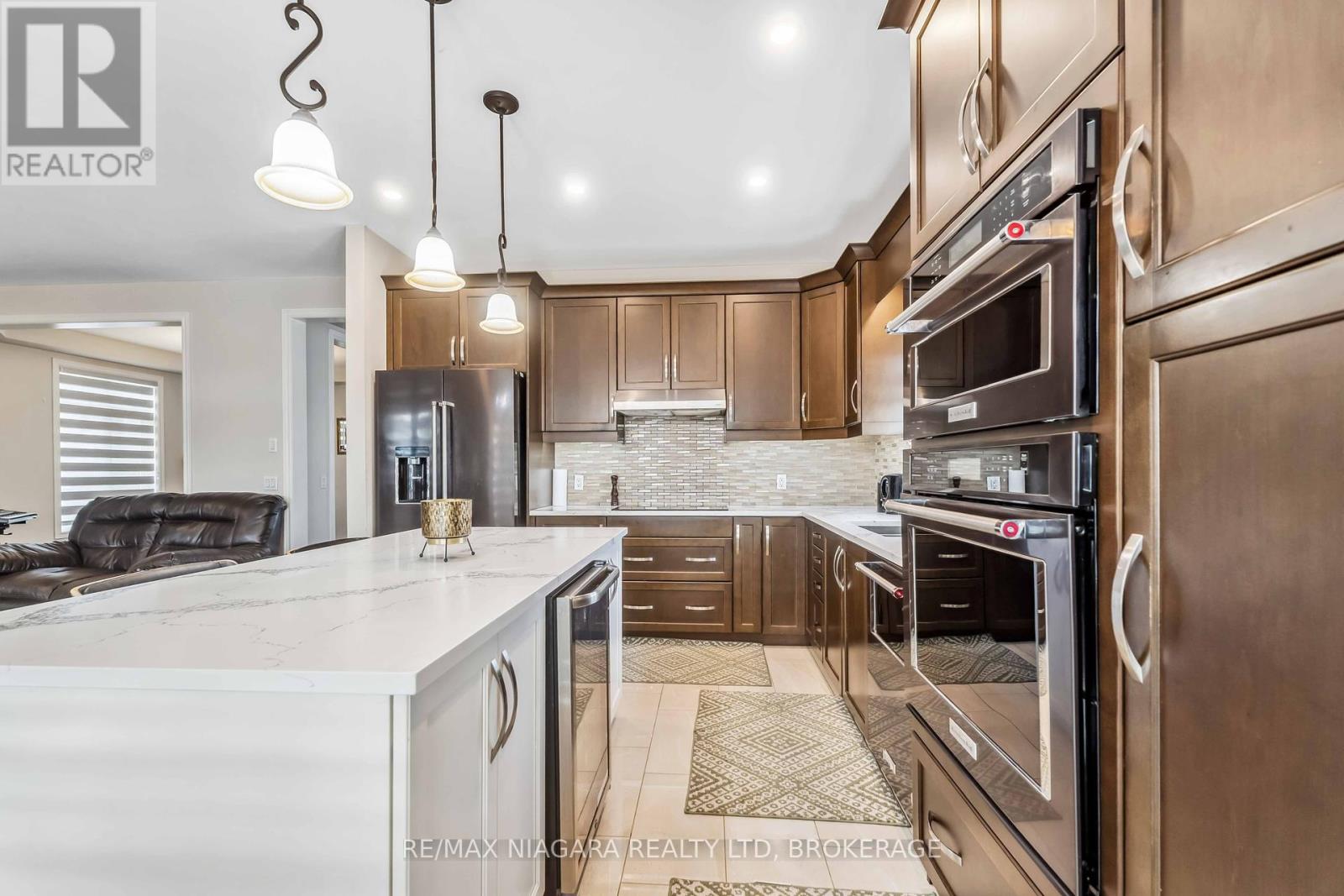 1 Hopkins Street, Thorold, Ontario  L2V 0E6 - Photo 25 - X12466325