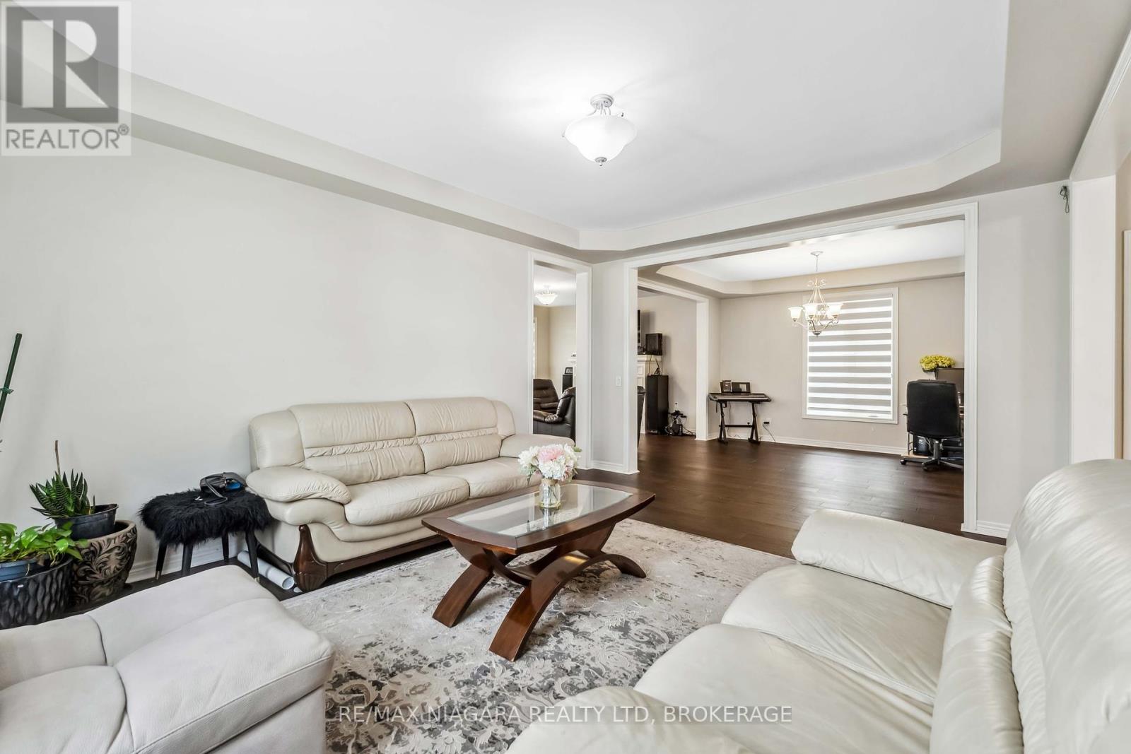 1 Hopkins Street, Thorold, Ontario  L2V 0E6 - Photo 34 - X12466325