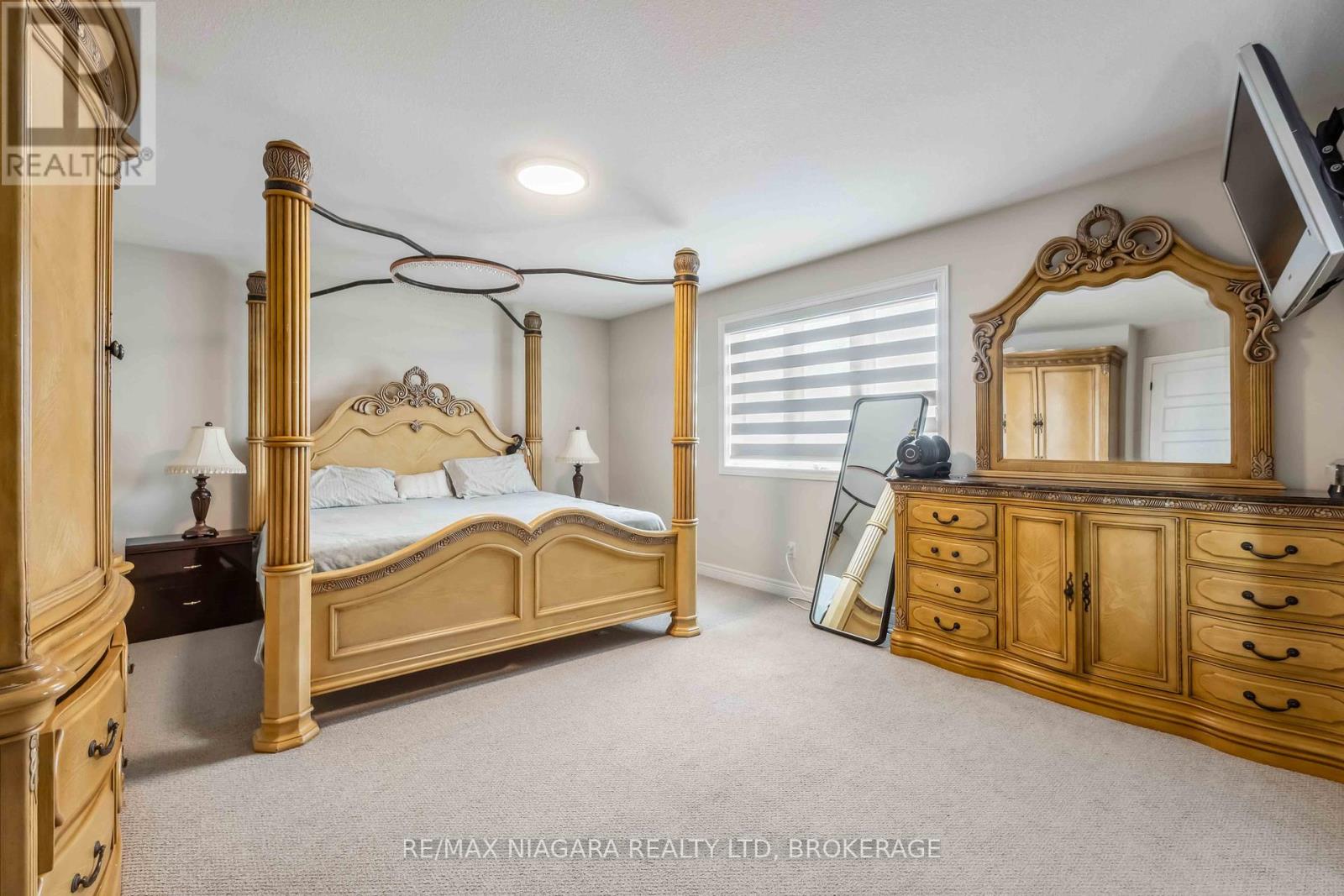 1 Hopkins Street, Thorold, Ontario  L2V 0E6 - Photo 37 - X12466325