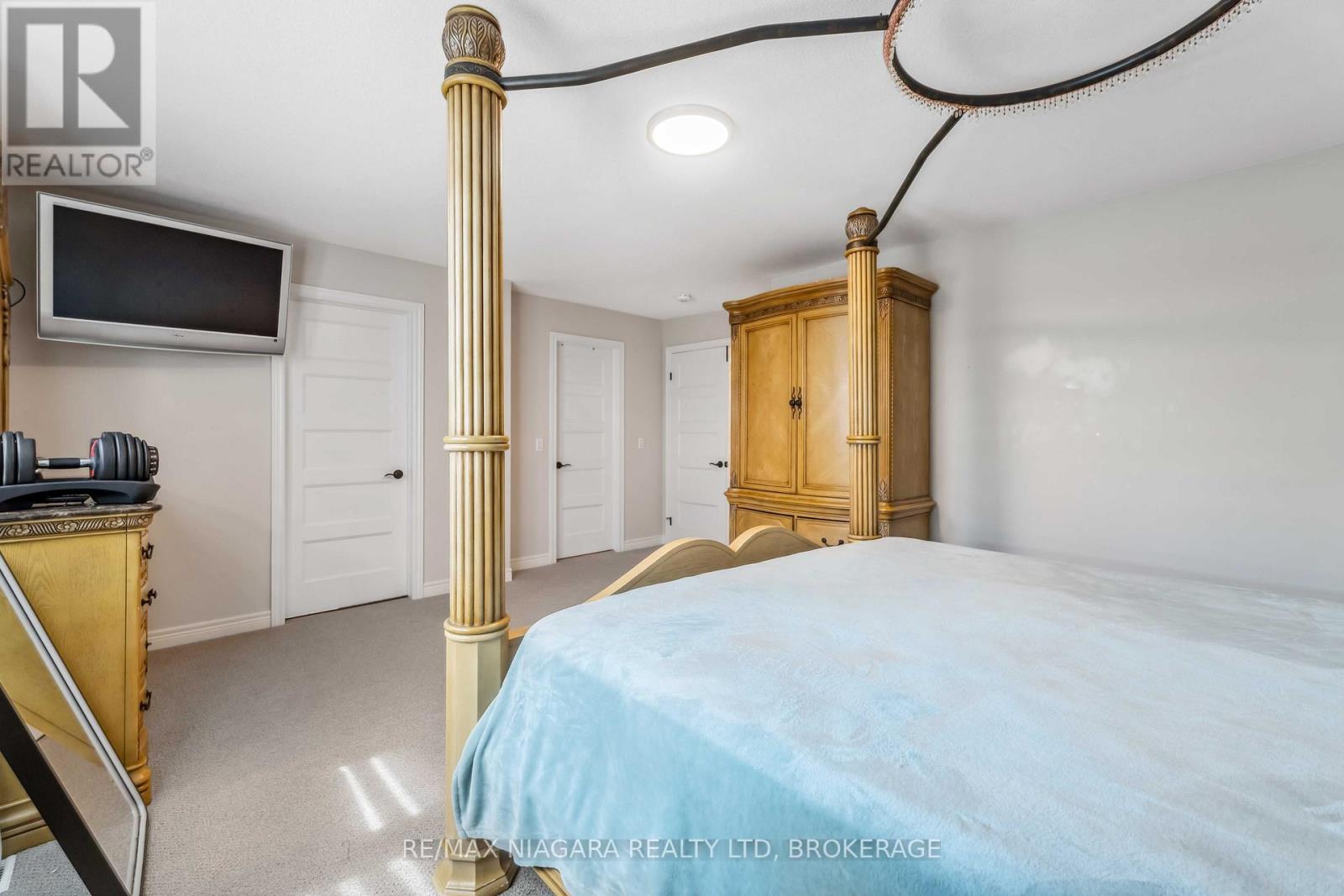 1 Hopkins Street, Thorold, Ontario  L2V 0E6 - Photo 38 - X12466325