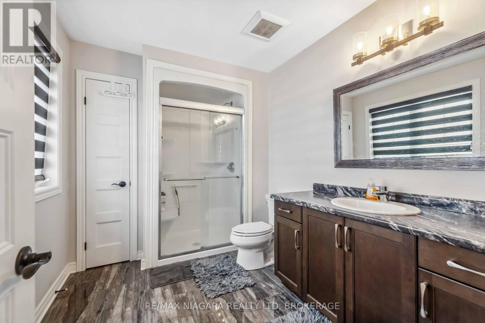 1 Hopkins Street, Thorold, Ontario  L2V 0E6 - Photo 47 - X12466325