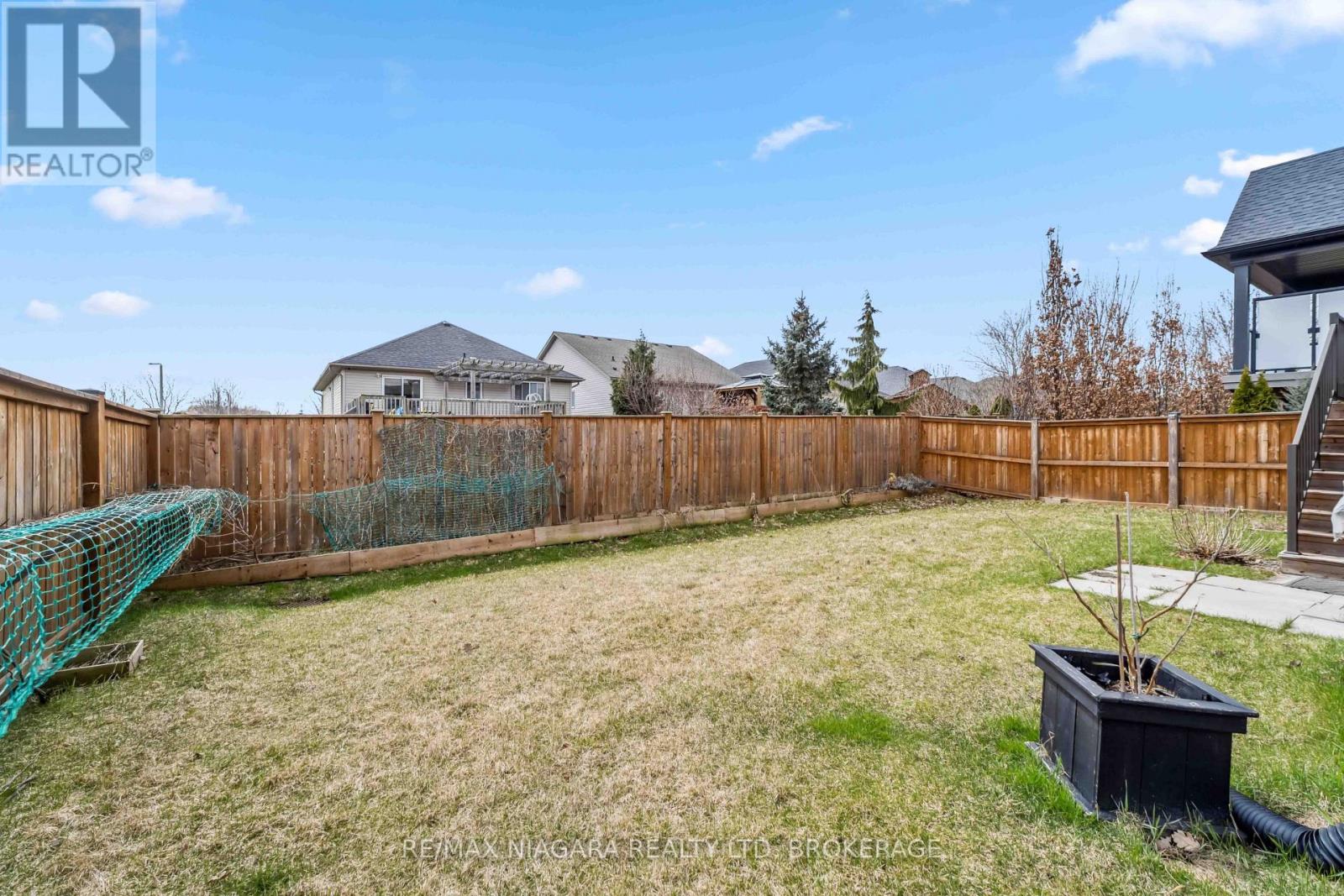 1 Hopkins Street, Thorold, Ontario  L2V 0E6 - Photo 6 - X12466325