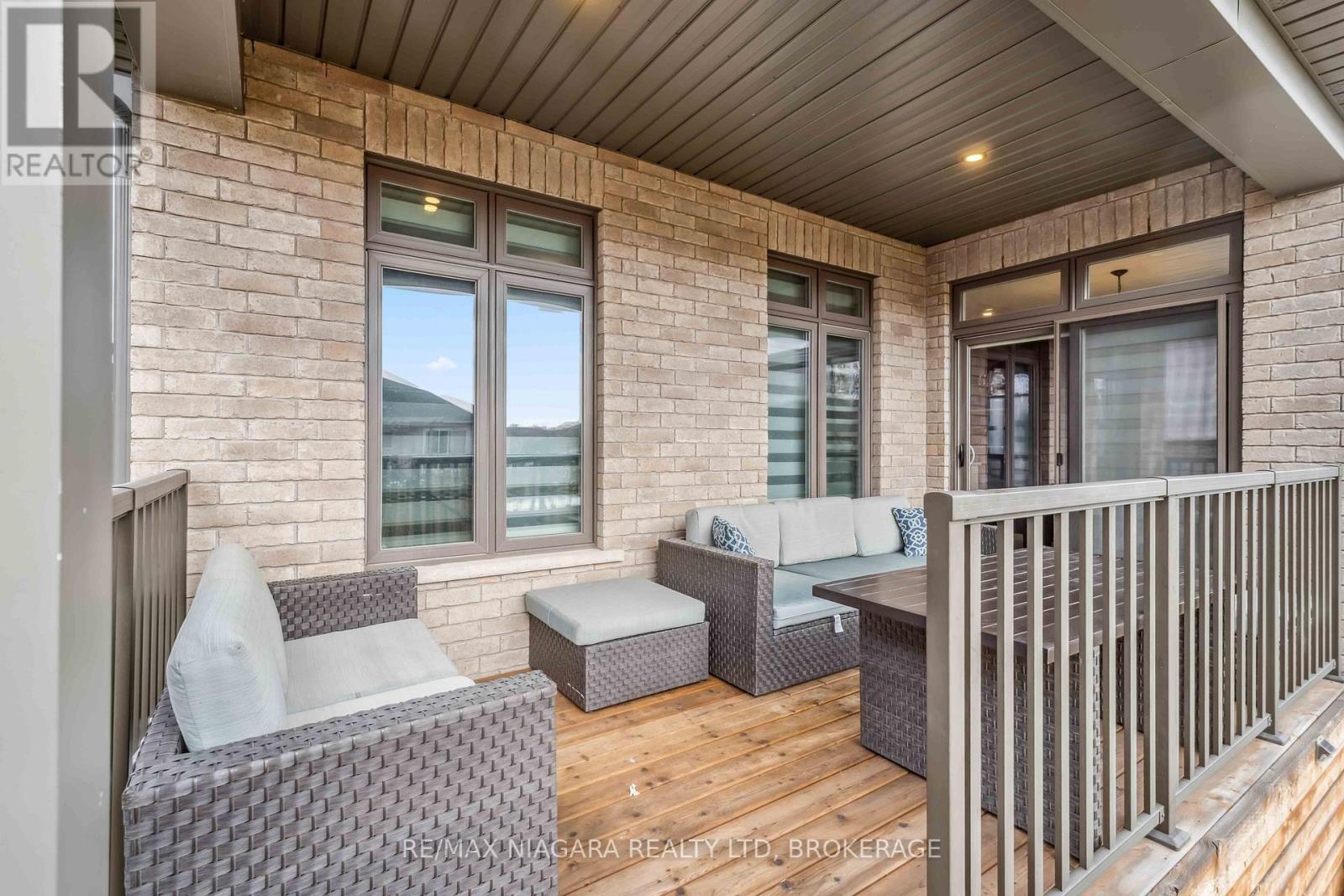 1 Hopkins Street, Thorold, Ontario  L2V 0E6 - Photo 8 - X12466325