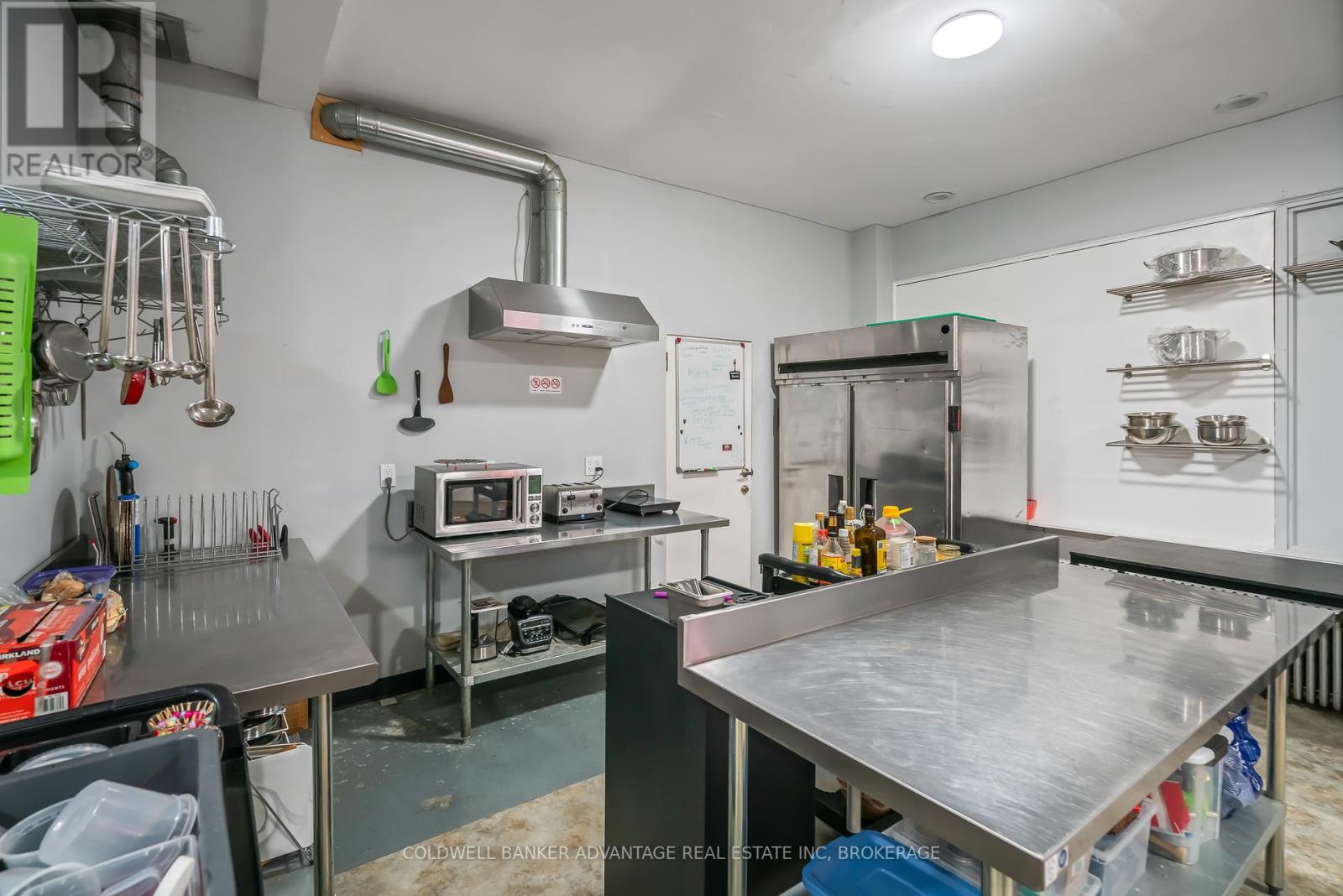 148 Killaly Street E, Port Colborne, Ontario  L3K 1N8 - Photo 10 - X12466607