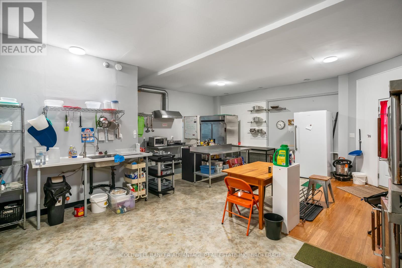 148 Killaly Street E, Port Colborne, Ontario  L3K 1N8 - Photo 7 - X12466607