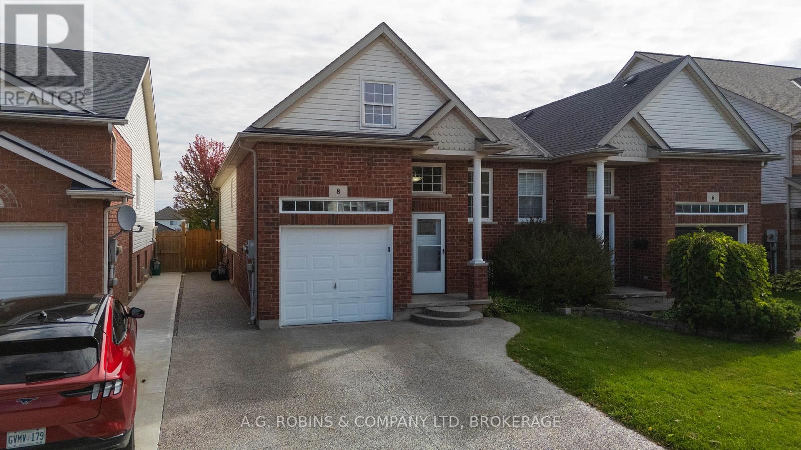 8 MCBRIDE DRIVE, St. Catharines, Ontario