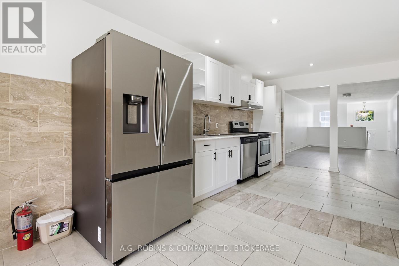 8 Mcbride Drive, St. Catharines, Ontario  L2S 3Y4 - Photo 10 - X12466726