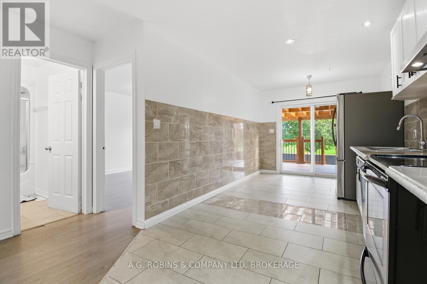 8 Mcbride Drive, St. Catharines, Ontario  L2S 3Y4 - Photo 11 - X12466726