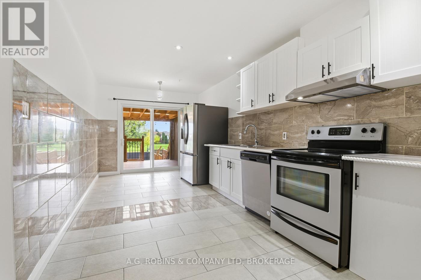 8 Mcbride Drive, St. Catharines, Ontario  L2S 3Y4 - Photo 12 - X12466726