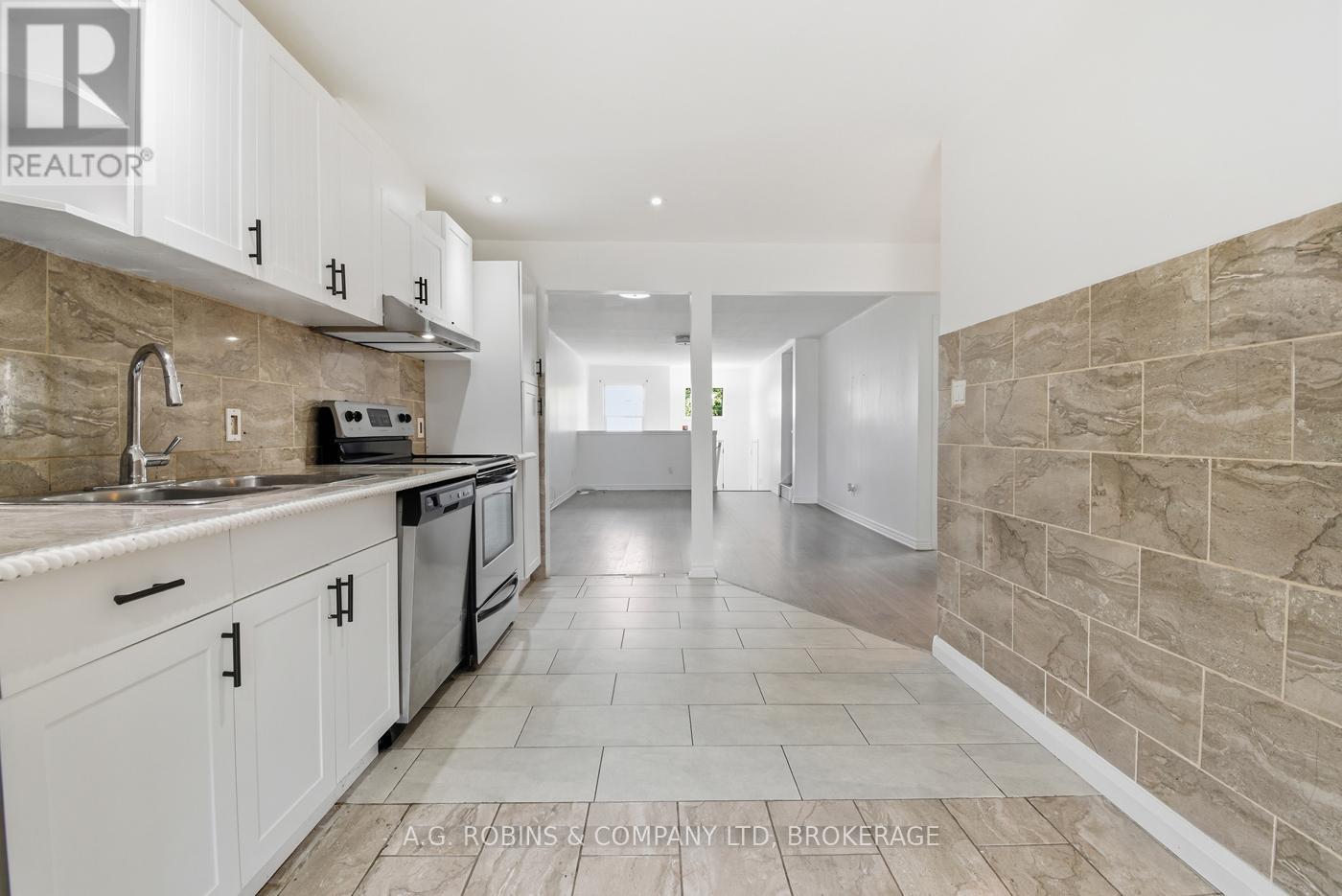 8 Mcbride Drive, St. Catharines, Ontario  L2S 3Y4 - Photo 14 - X12466726