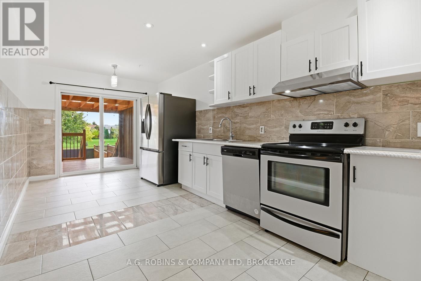 8 Mcbride Drive, St. Catharines, Ontario  L2S 3Y4 - Photo 15 - X12466726