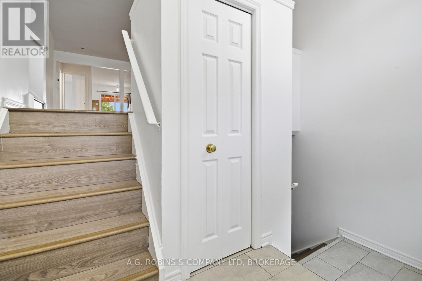 8 Mcbride Drive, St. Catharines, Ontario  L2S 3Y4 - Photo 3 - X12466726