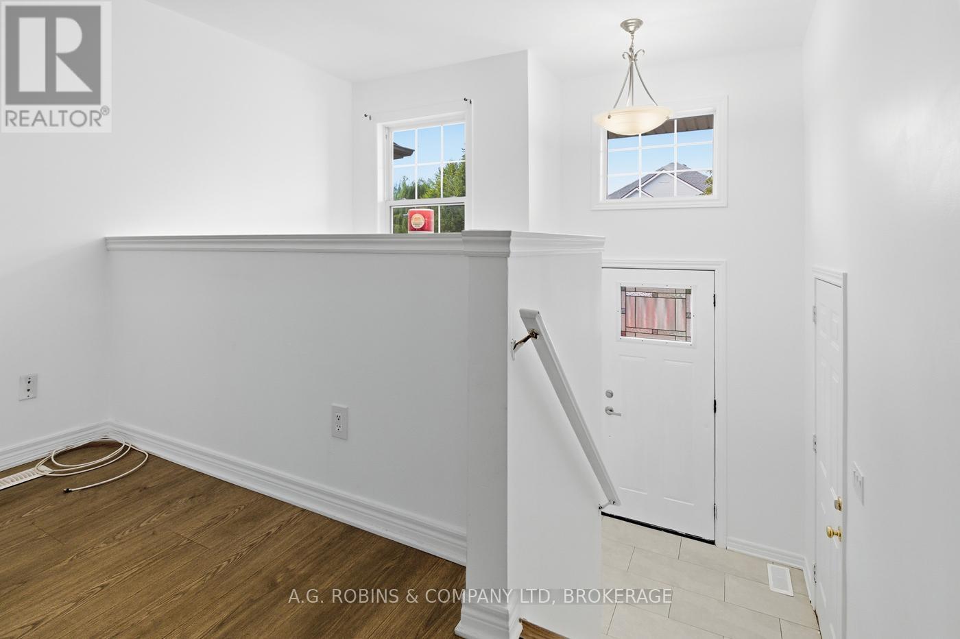 8 Mcbride Drive, St. Catharines, Ontario  L2S 3Y4 - Photo 4 - X12466726