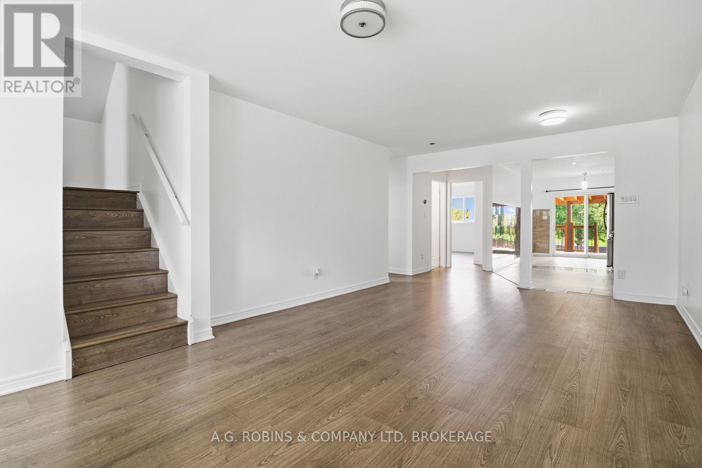 8 Mcbride Drive, St. Catharines, Ontario  L2S 3Y4 - Photo 5 - X12466726