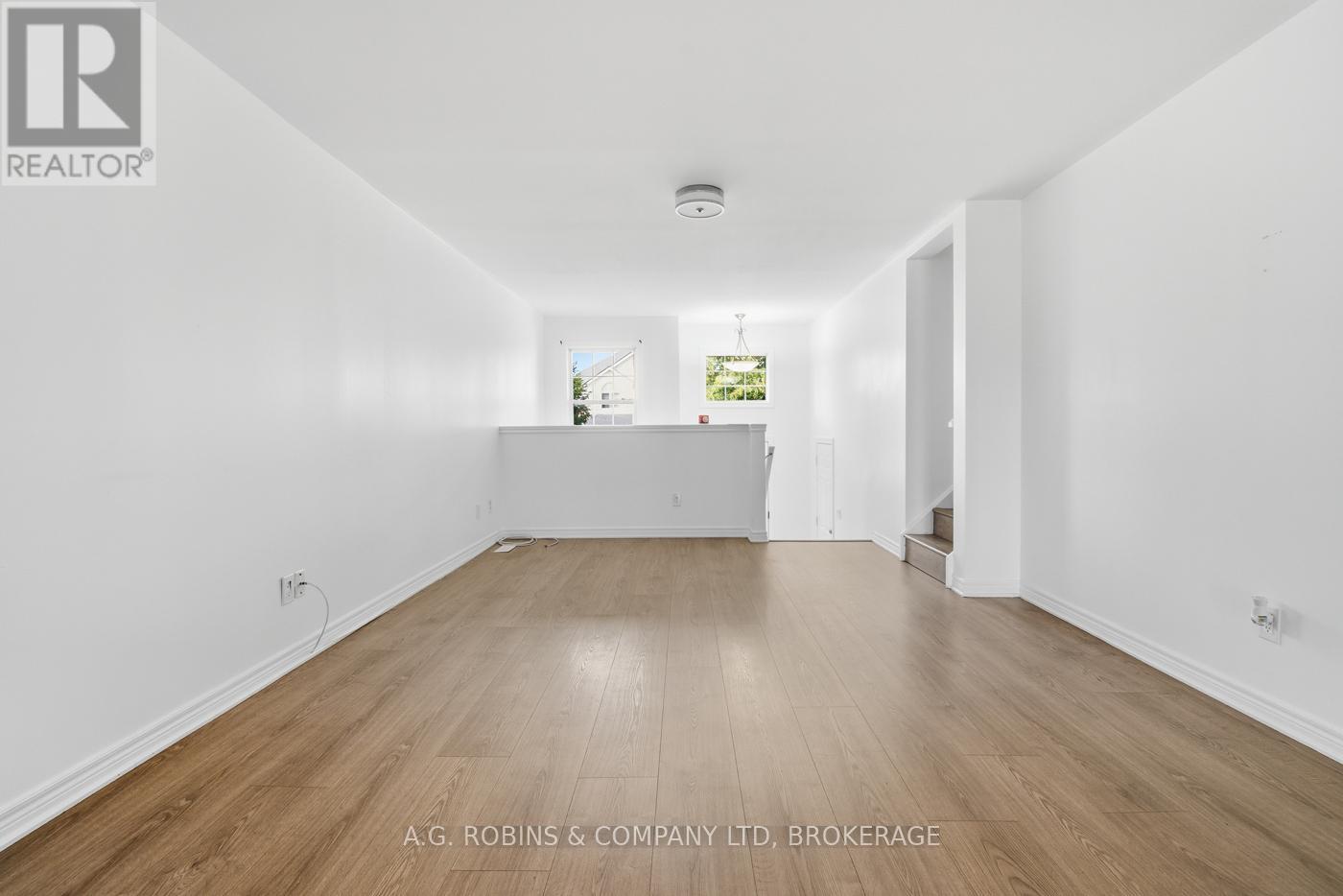 8 Mcbride Drive, St. Catharines, Ontario  L2S 3Y4 - Photo 7 - X12466726