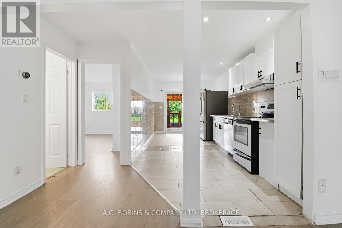 8 Mcbride Drive, St. Catharines, Ontario  L2S 3Y4 - Photo 9 - X12466726