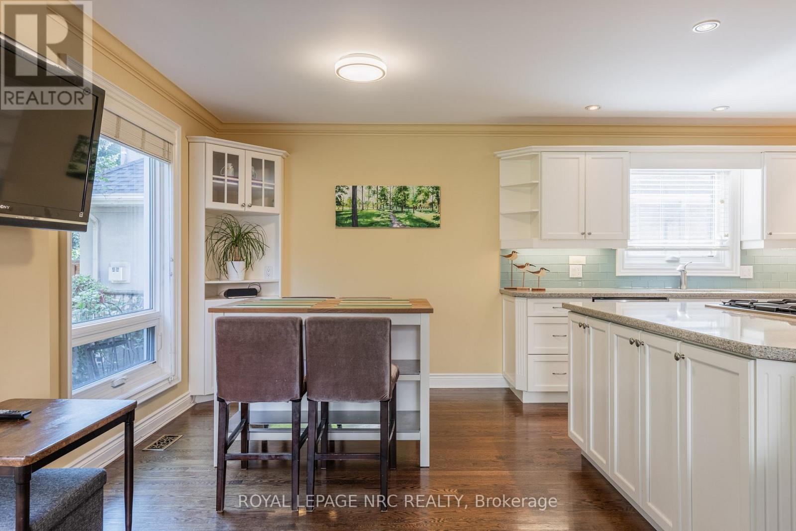 328 Niagara Boulevard, Niagara-On-The-Lake, Ontario  L0S 1J0 - Photo 21 - X12466745