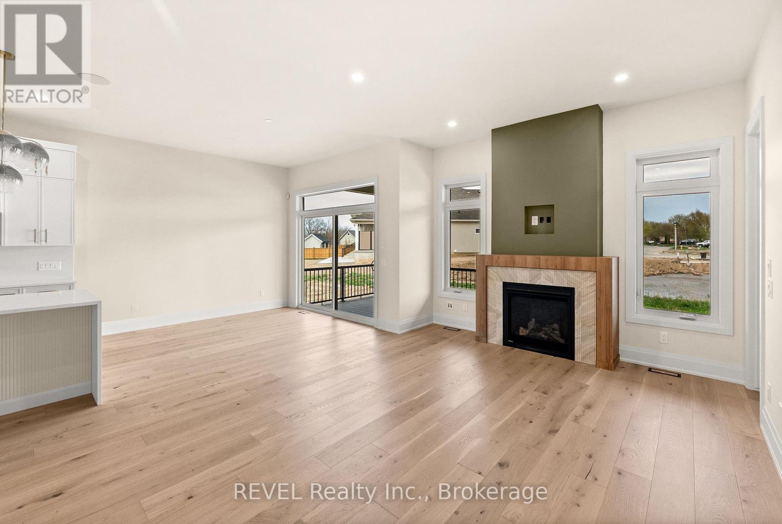 15 Oakley Drive, Niagara-On-The-Lake, Ontario  L0S 1J0 - Photo 13 - X12467508