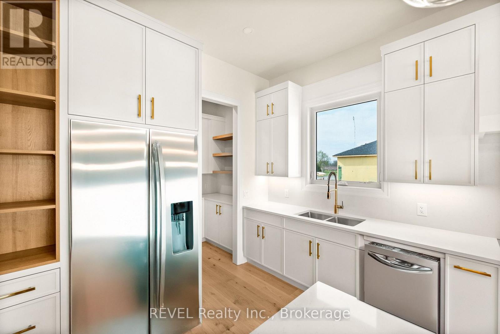 15 Oakley Drive, Niagara-On-The-Lake, Ontario  L0S 1J0 - Photo 14 - X12467508