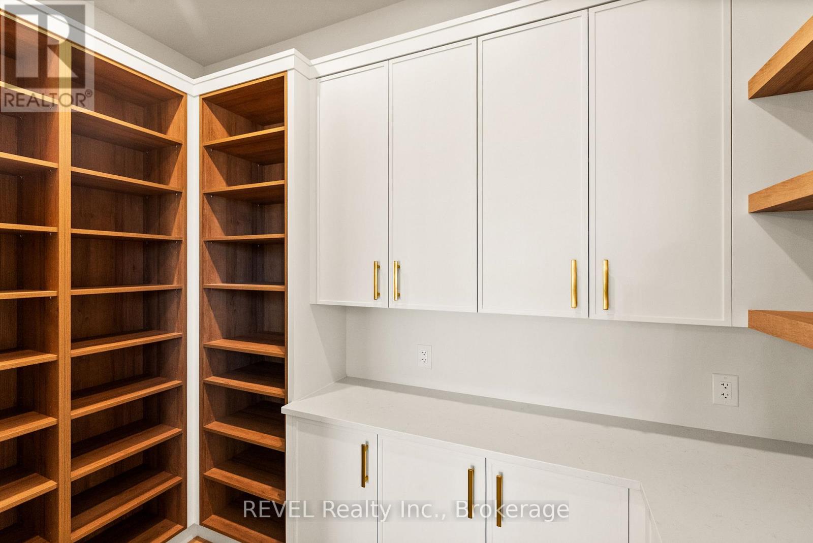 15 Oakley Drive, Niagara-On-The-Lake, Ontario  L0S 1J0 - Photo 15 - X12467508